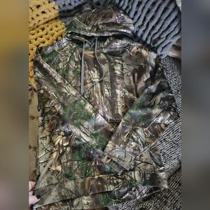 Realtree Camouflage Hoodie with Green and Brown Accents WOMANS SZ MED